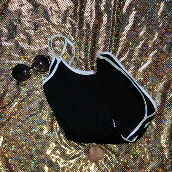 -Boutique- Shorts Romper - Picture 3 of 17